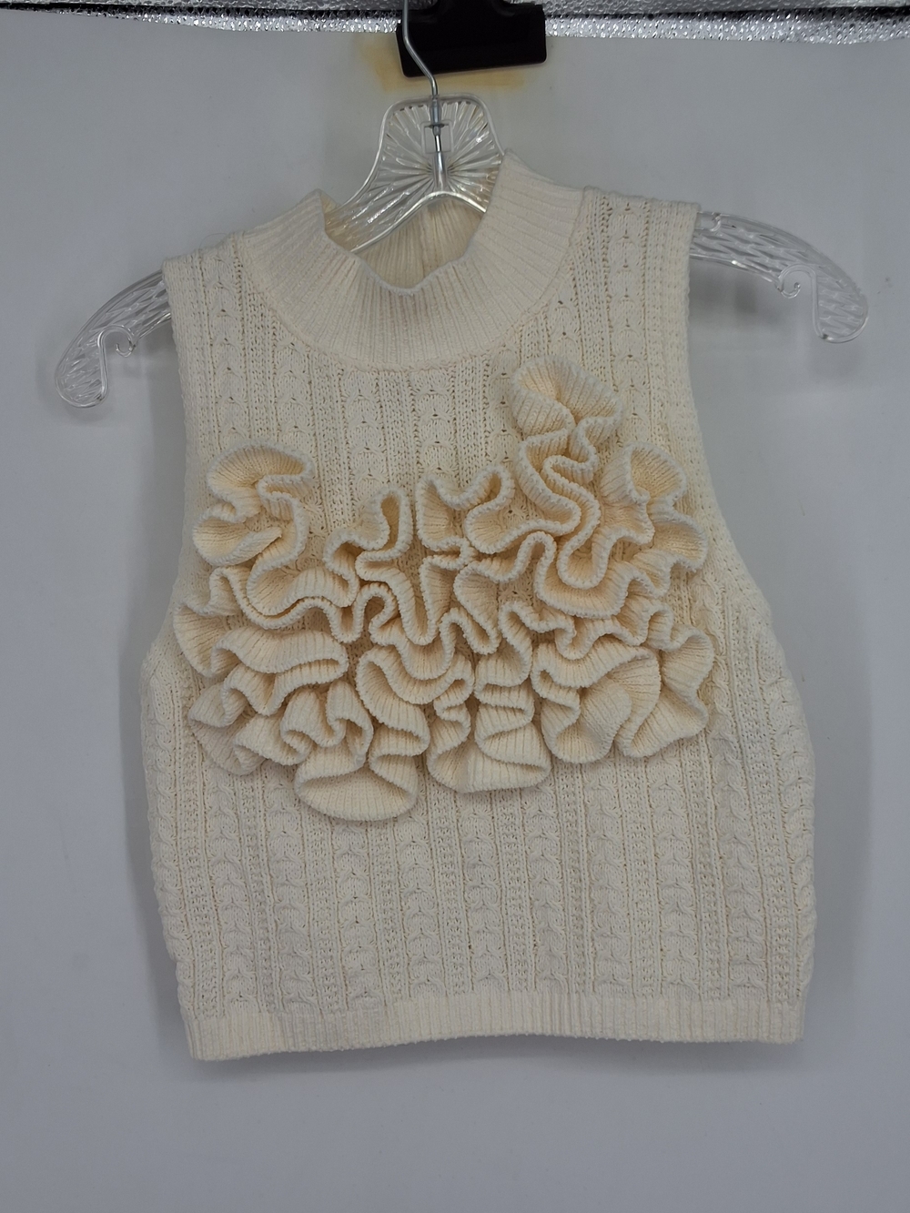Zara Medium Cream Cable-Knit Sleeveless Top with Ruffle Front